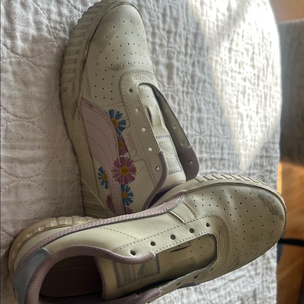 Puma Kids Sneakers in Cream and Purple